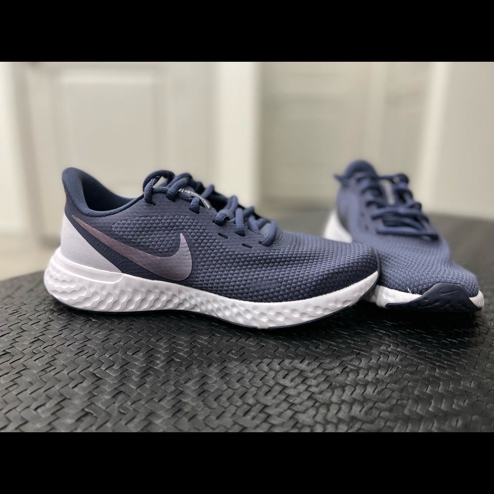 Nike – Revolution 5 Running Sneaker
